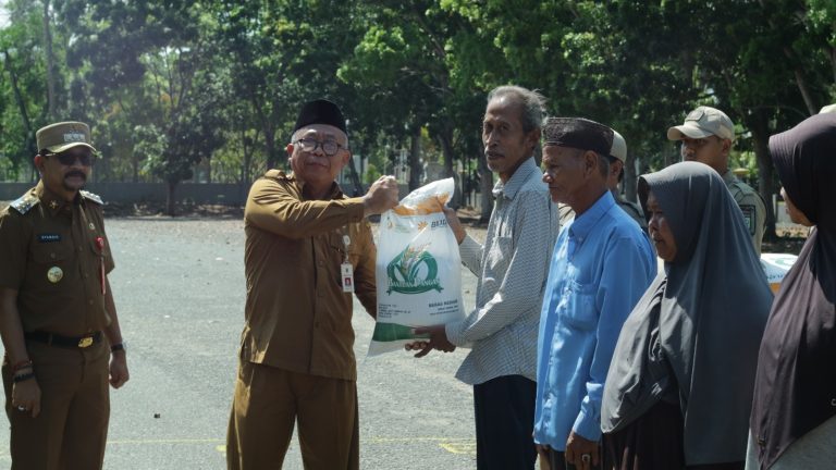 Bantuan Pangan Beras Tahap Ii Disalurkan Ke Tanah Laut Kaki News