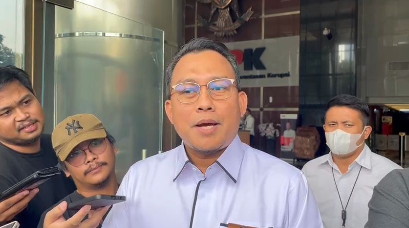 Geledah Rumah Firli Bahuri, Penyidik Polda Metro Amankan Dokumen Satu Koper