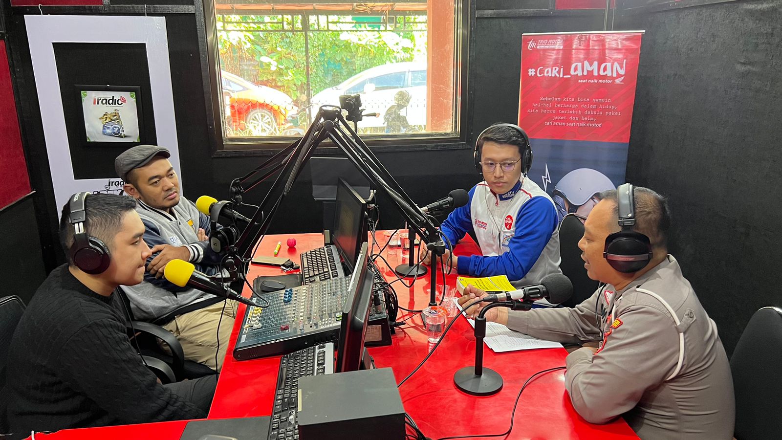 Talk Show #Cari_Aman Trio Motor Kolaborasi Unit Kamsel Polresta Banjarmasin