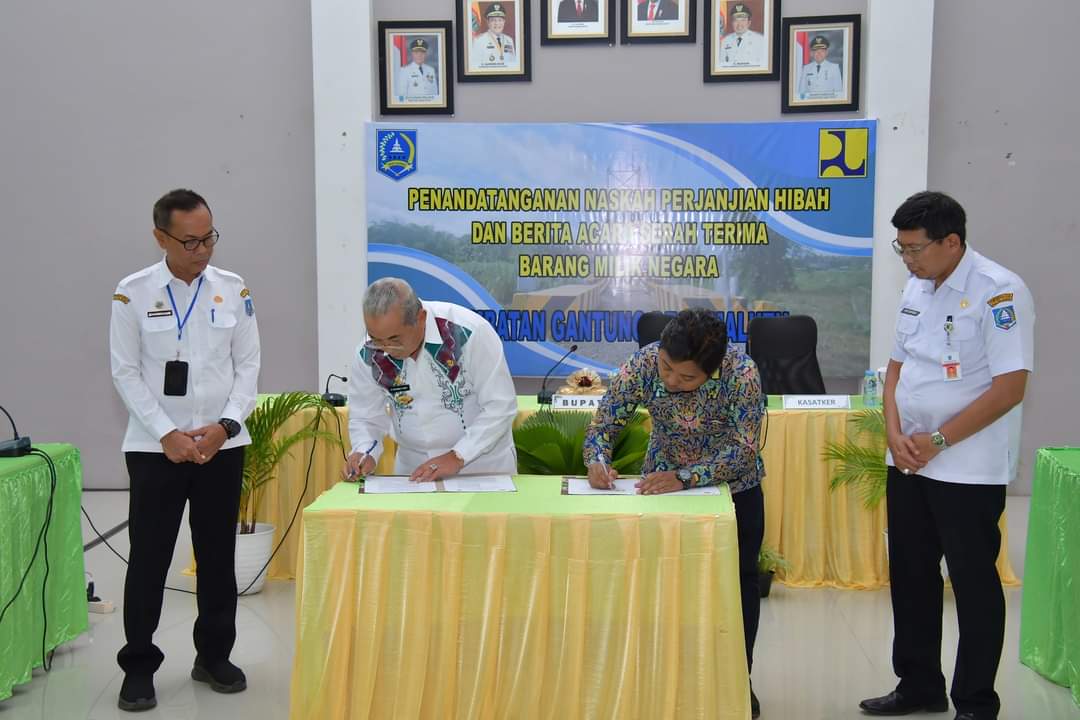 Pemkab HSS Terima Hibah Jembatan Gantung Dari Balai Jalan Nasional
