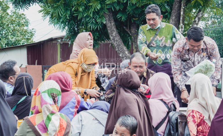 Warga Sungai Ulin Antusias Belanja Di Pasar Murah