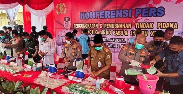 45 Kg Sabu-sabu dan 11 Ribu Ineks Dimusnahkan Menggunakan Blender