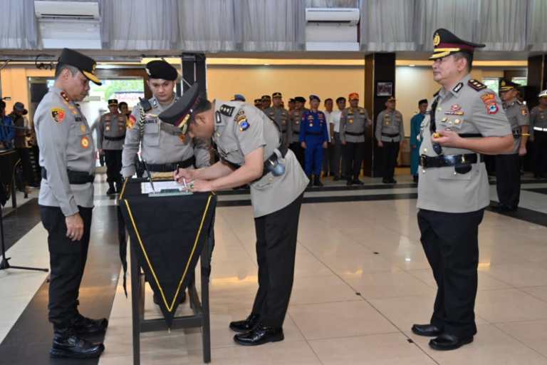 Kapolda Kalsel Ganti 4 PJU dan Kapolres