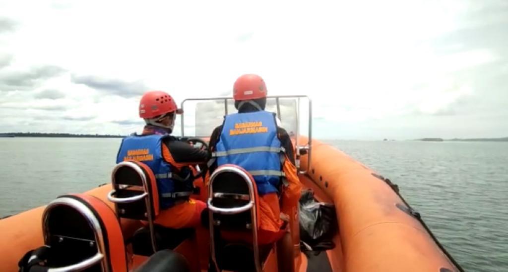 Seorang Nelayan Diduga Tenggelam Di Muara Sungai Bangkalan, Masih Dalam Pencarian Tim SAR