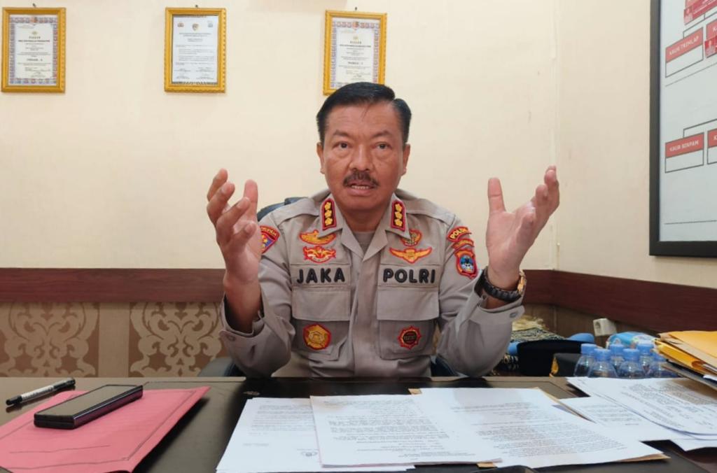 Bidpropam Polda Kalsel Kembali Lakukan Mediasi, Kabid Propam “Foto Gandeng Itu Editan, Dua Foto Digandeng Menjadi Satu”