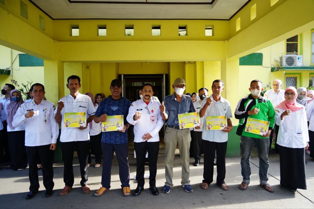 Tingkatkan Produksi, Dinas TPH Kalsel Berikan Bantuan Saprodi Pertanian
