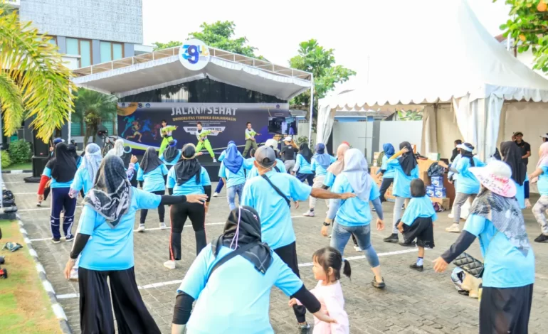 Jalan Sehat dan Senam Zumba Digelar UT Banjarmasin