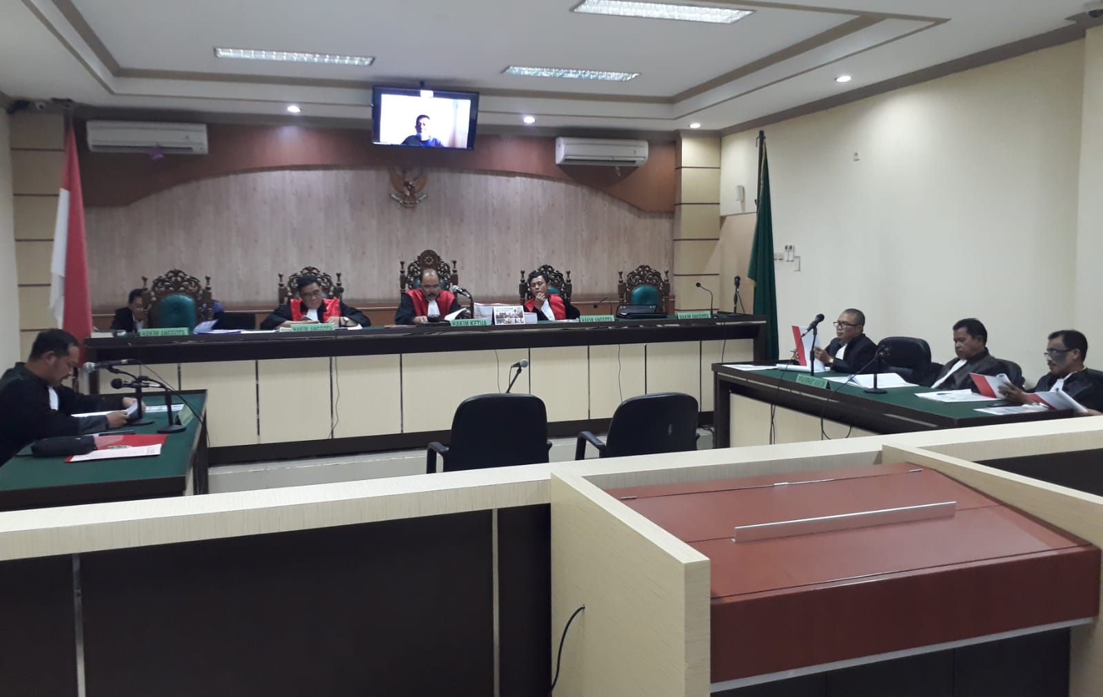Tiga Terdakwa Dugaan Kasus Korupsi Bendungan Tapin Mulai Disidangkan