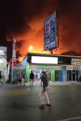 BELASAN rumah di Masjid Jami Banjarmasin Diamuk Jago Merah, Puluhan Warga Kehilangan Tempat Tinggal