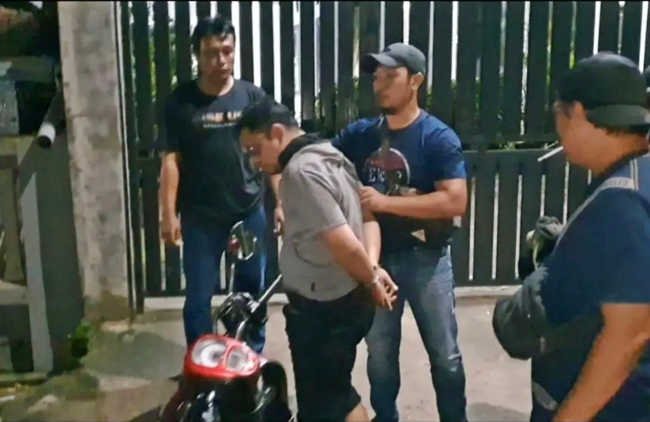 Rugikan Korbannya 1,4 Miliar, Terduga Pelaku Penipuan Jual Beli Gula Pasir Dibekuk Resmob Macan Kalsel di Kabupaten Gresik