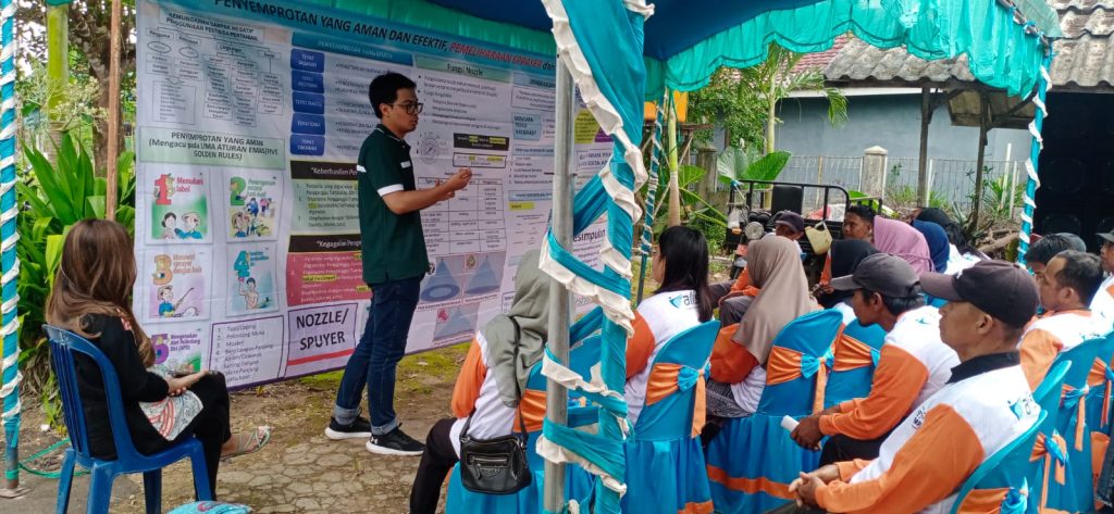 Puluhan Petani Di Kecamatan Cempaka Ikuti Pelatihan Penggunaan Pestisida Dan Herbisida