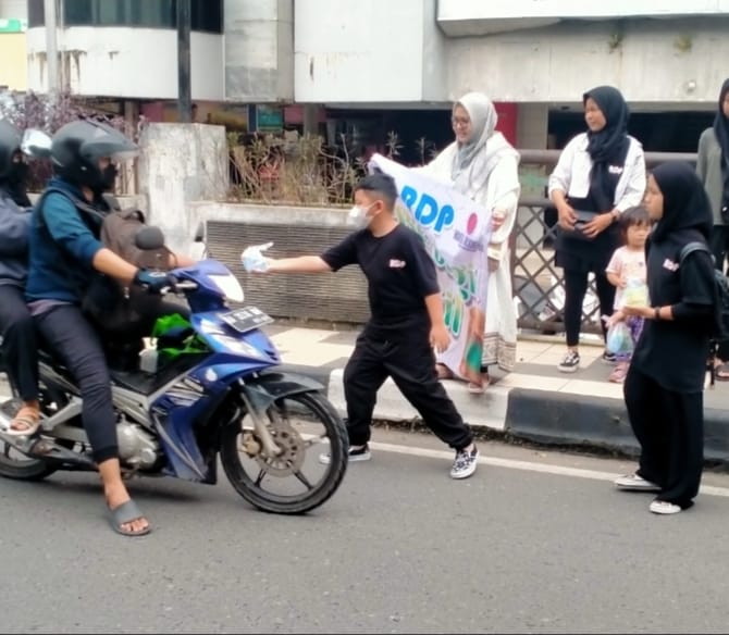 RDP Agency Menutup Rangkaian Kegiatan Ramadhan 1444 H dengan Berbagi Ratusan Takjil
