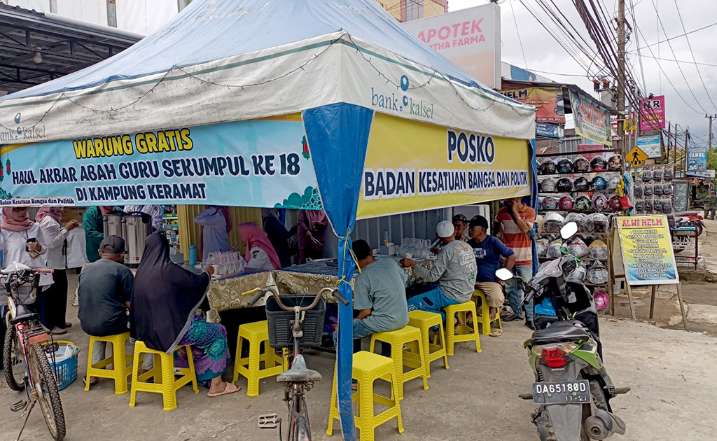 Bakesbangpol Kalsel Buka Warung Gratis Bagi Jemaah Haul Guru Sekumpul