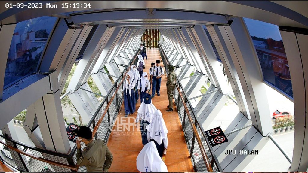 JPO Banjarbaru 2 Akan Dipasang Rambu Disabilitas dan Bollard Trotoar