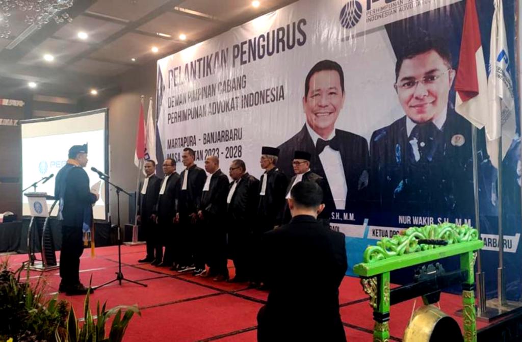 Upacara Pelantikan DPC Peradi Martapura-Banjarbaru: Mengukuhkan Prinsip Keadilan dan Imunitas Advokat di Banua