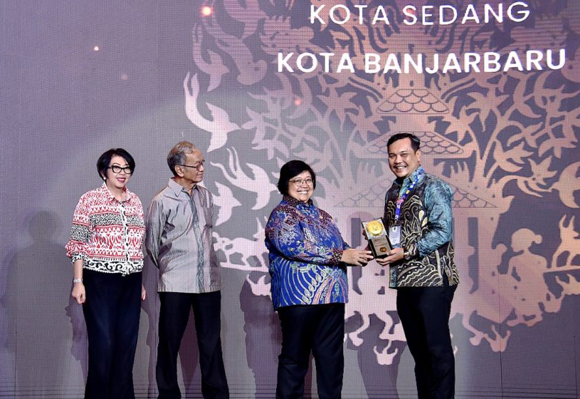 Kota Banjarbaru Kembali Sabet Piala Adipura