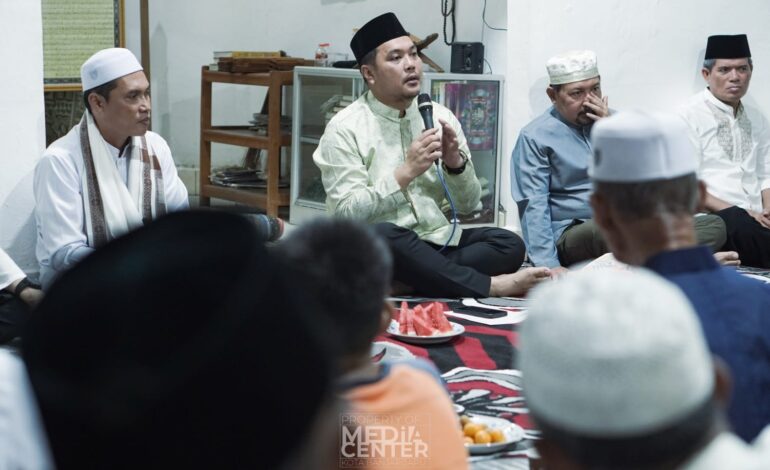 Walikota Banjarbaru Sampaikan Proposal Pembangunan Stadion ke Jokowi