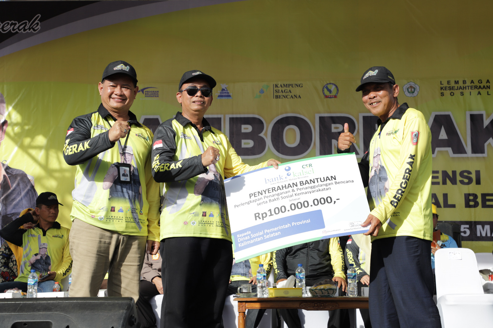 Bank Kalsel Kucurkan Dana Csr Untuk Perlengkapan Kebencanaan