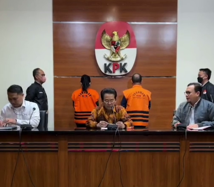 Bupati Kapuas Ben Brahim S Bahat dan Istrinya Terima âSetoranâ? dari SKPD
