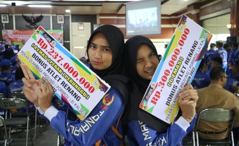 Dua Atlet Renang Putri Bersaudara , Terima Bonus Setengah Miliar Lebih Dari Pemkab Tala