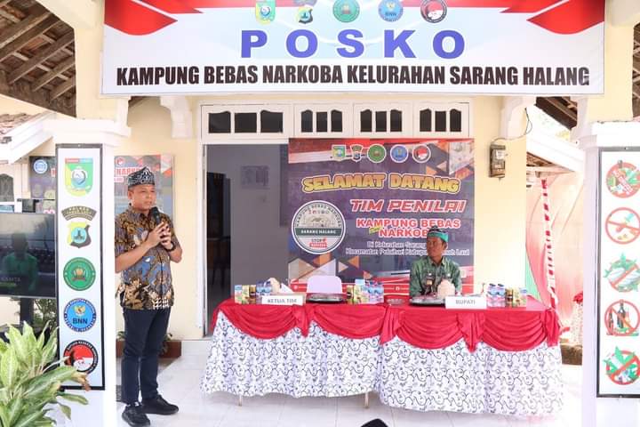 Polda Kalsel Melalui Wadir Res Narkoba, Kunjungi Kampung Bebas Narkoba di Sarang Halang Tala