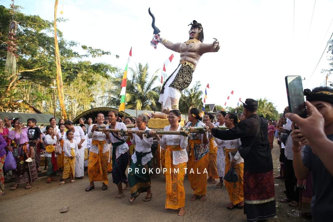 Umat Hindu Tajau Pecah Gelar Tawur Agung dan Pawai Ogoh-Ogoh