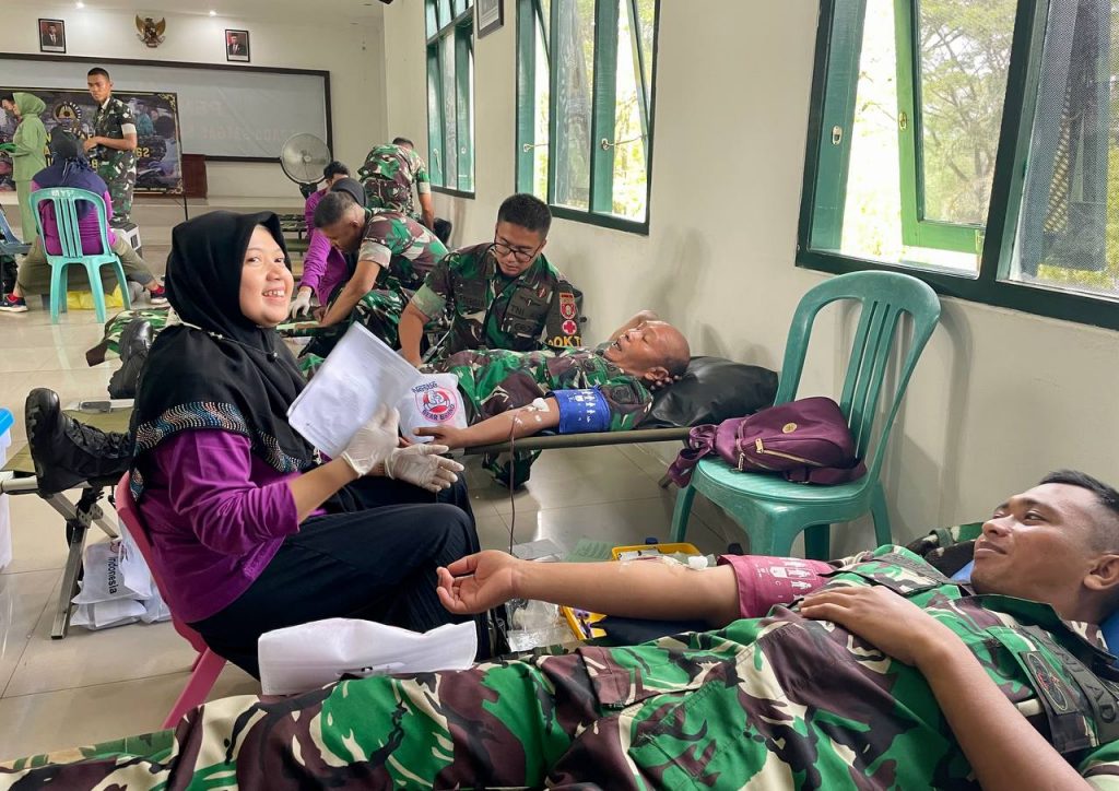Yonif 623/BWU Dan Patelki Kalsel Gelar Baksos