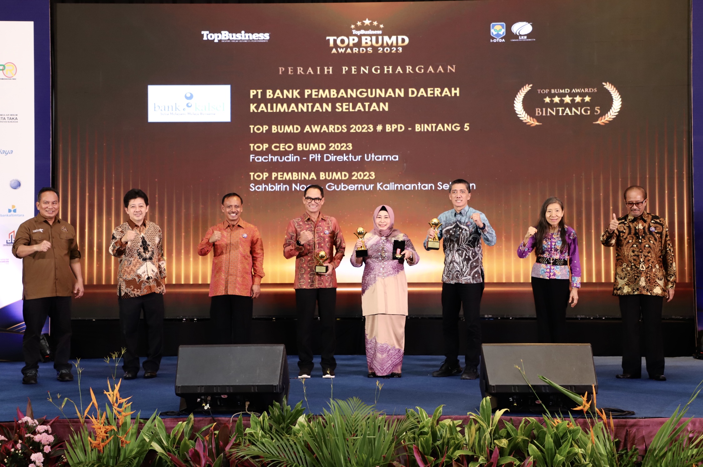 BANK KALSEL RAIH PREDIKAT BPD BINTANG 5 PADA TOP BUMD AWARDS 2023