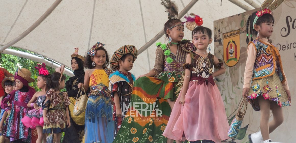 Puluhan Anak-anak Ikuti Fashion Show dan Pentas Seni