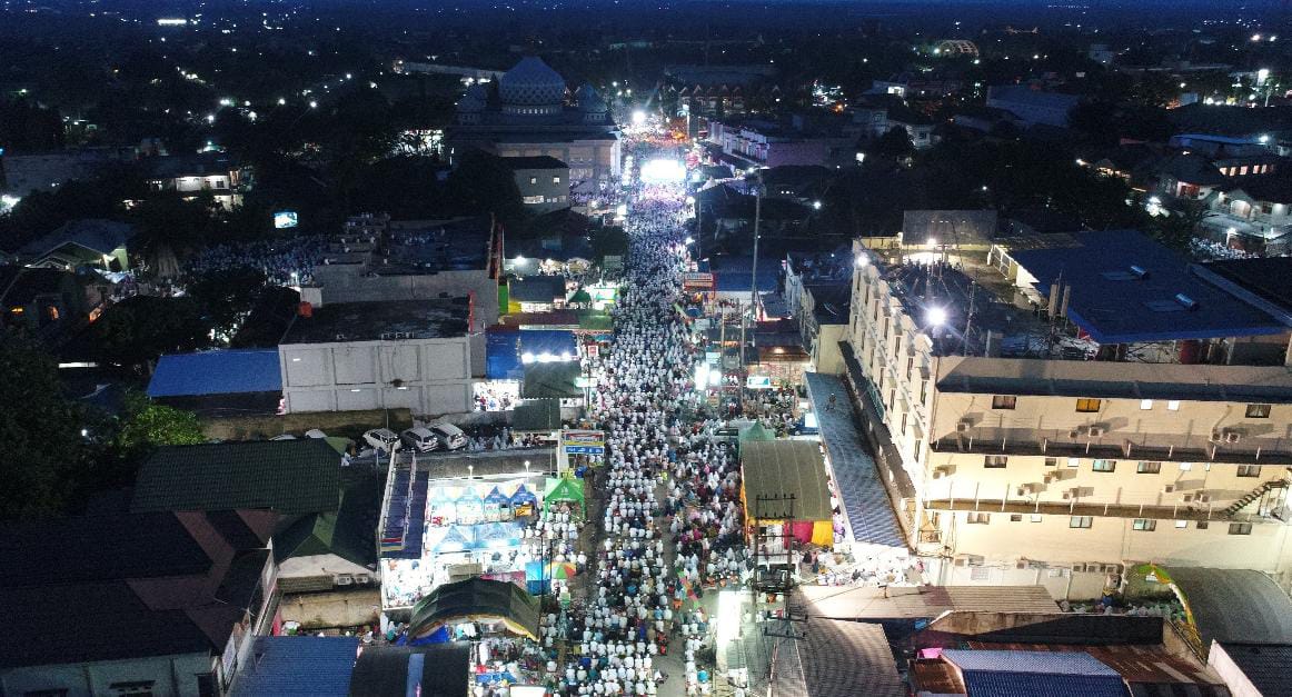 Jemaah Haul Guru Sekumpul Meluber Di Sepanjang Jalan Ahmad Yani Banjarbaru-Martapura
