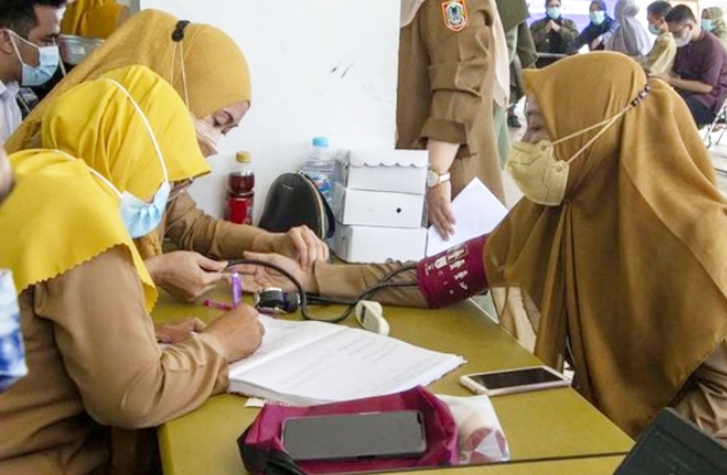 Nakes RSUD Moch Ansari Saleh Jalani Vaksinasi Booster Kedua