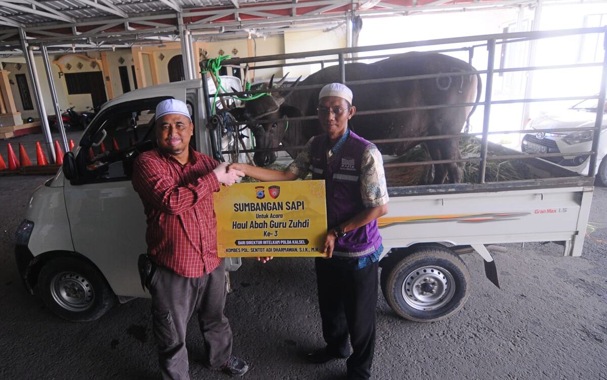 Haul Ke 3 Guru Zuhdi, Kapolda Kalsel Sumbang 2 Ekor Sapi