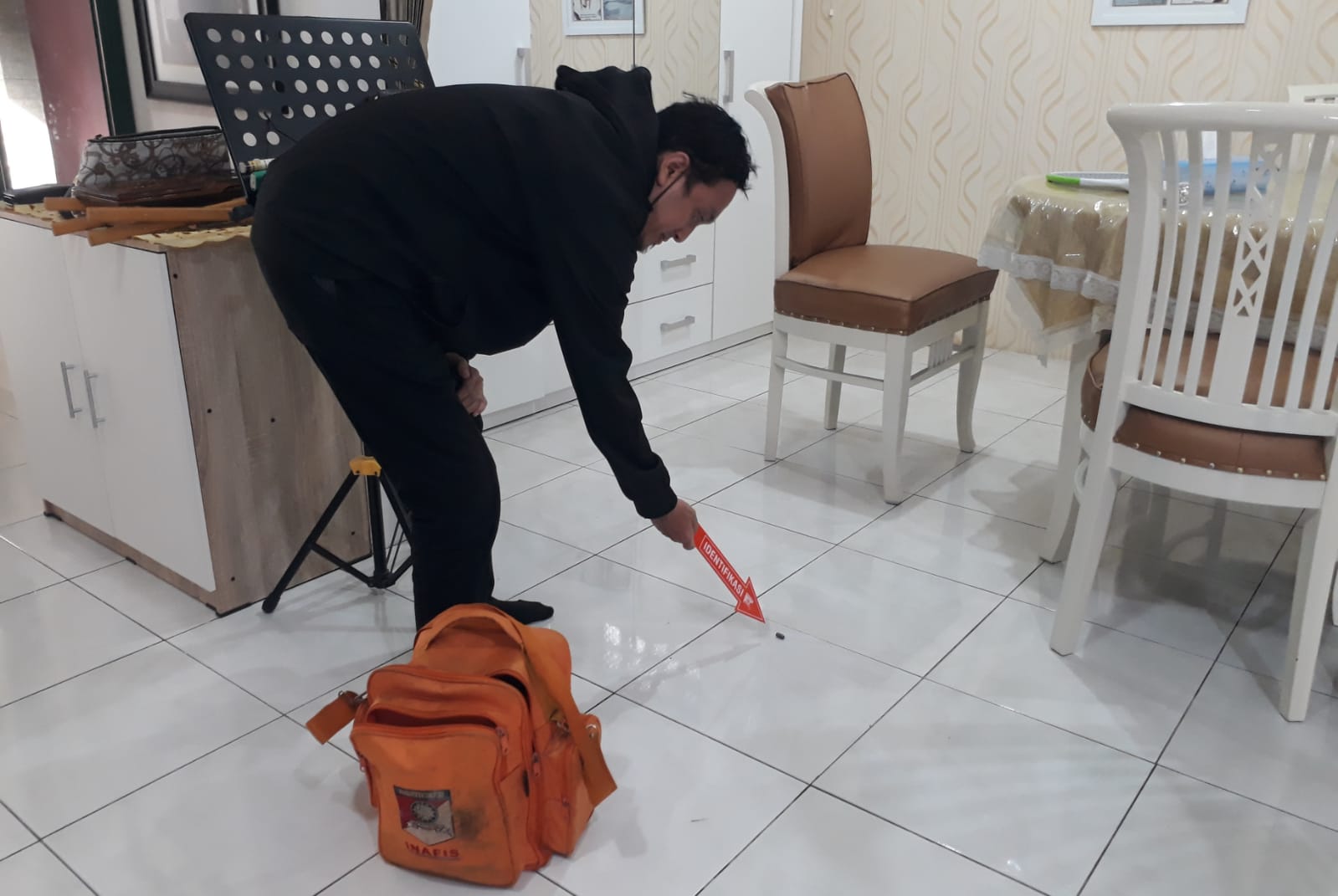 Terdengar Dentuman  Misterius 2 Kali Gegerkan Warga Wildan Banjarmasin,   Peluru Nyasar Tembus Plafon Rumah Warga