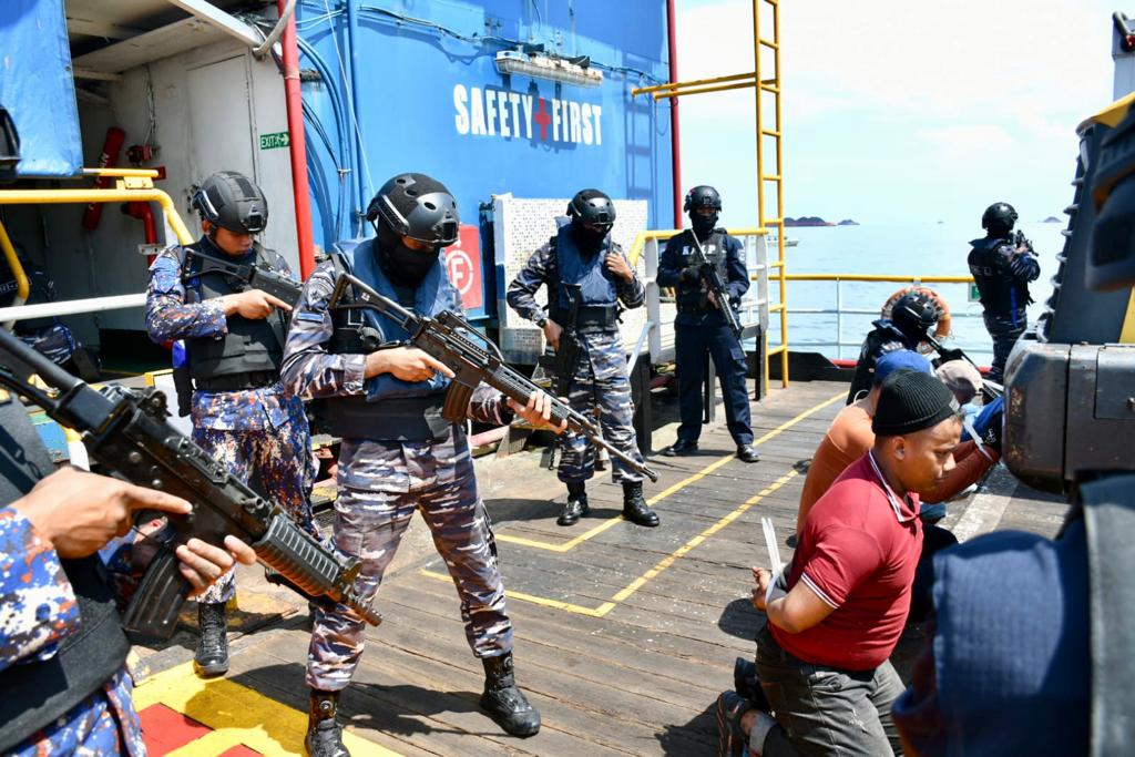 Tingkatkan Keamanan di Laut, Lanal Banjarmasin Gelar Latihan ISPS di Perairan Tabanio