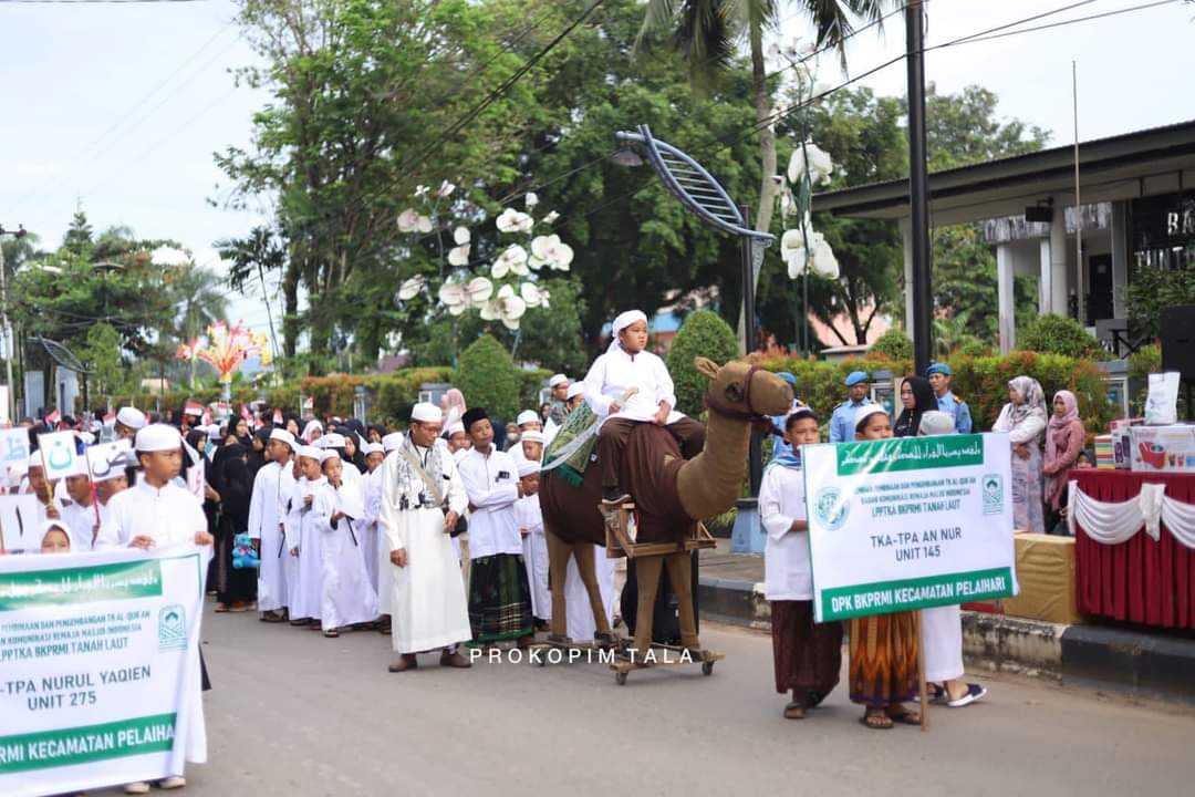 Sambut Ramadhan, Ratusan Santri Pelaihari Ikuti Pawai Ta’aruf