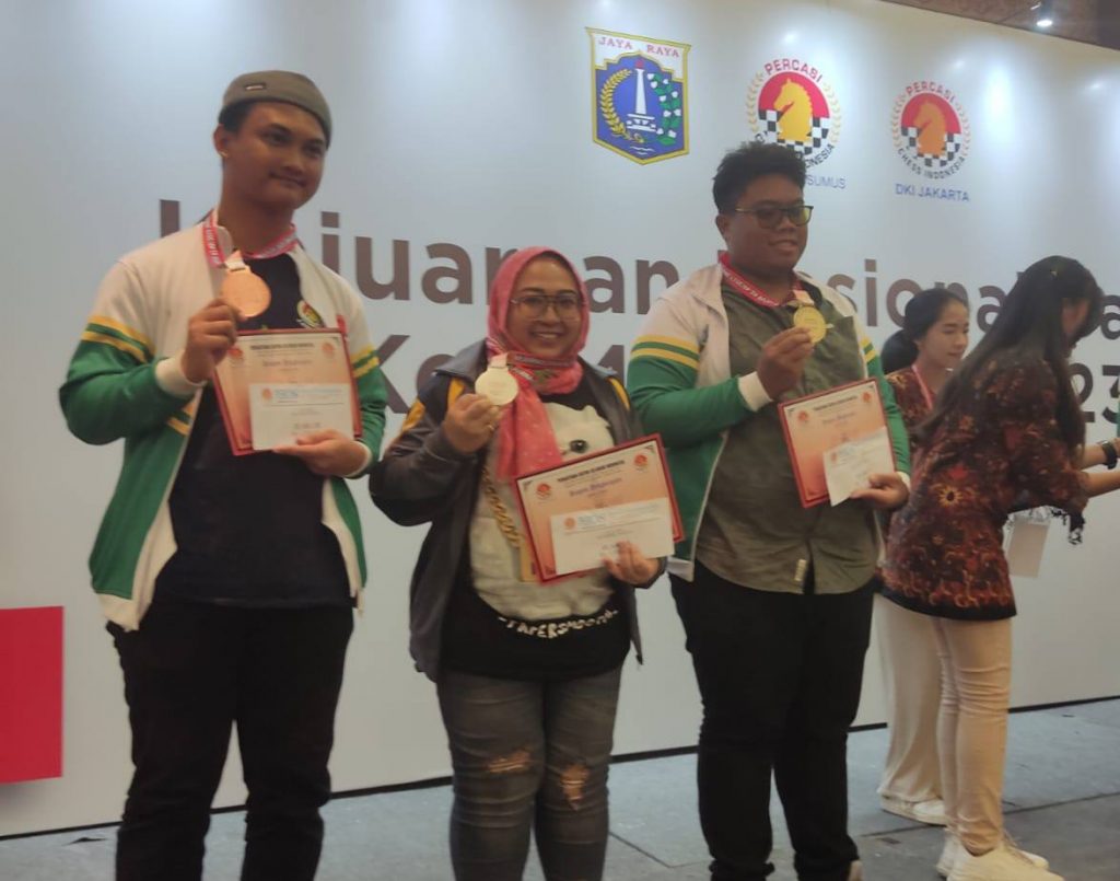 Hasil Akhir Remis, Pecatur Putri Kalsel Raih Runner Up Di Kejurnas Catur Ke-49 2023
