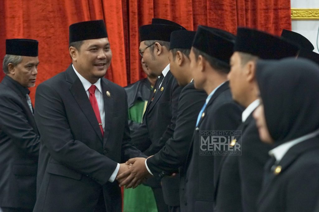Lantik Ratusan Pejabat Fungsional , Walikota Banjarbaru Harapkan Tingkatkan Kualitas Layanan Publik