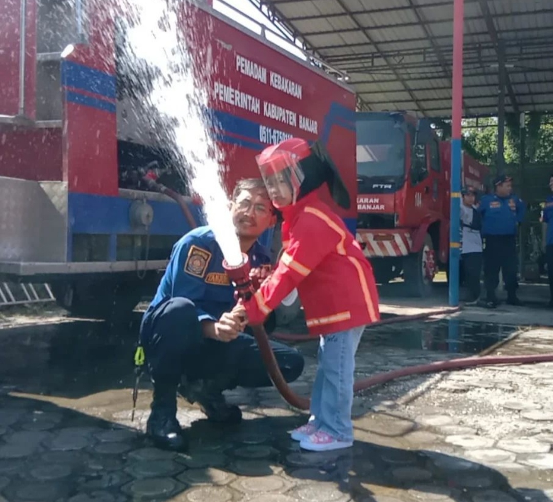Cegah Kebakaran Sejak Dini, DPKP Banjar Edukasi Siswa PAUD