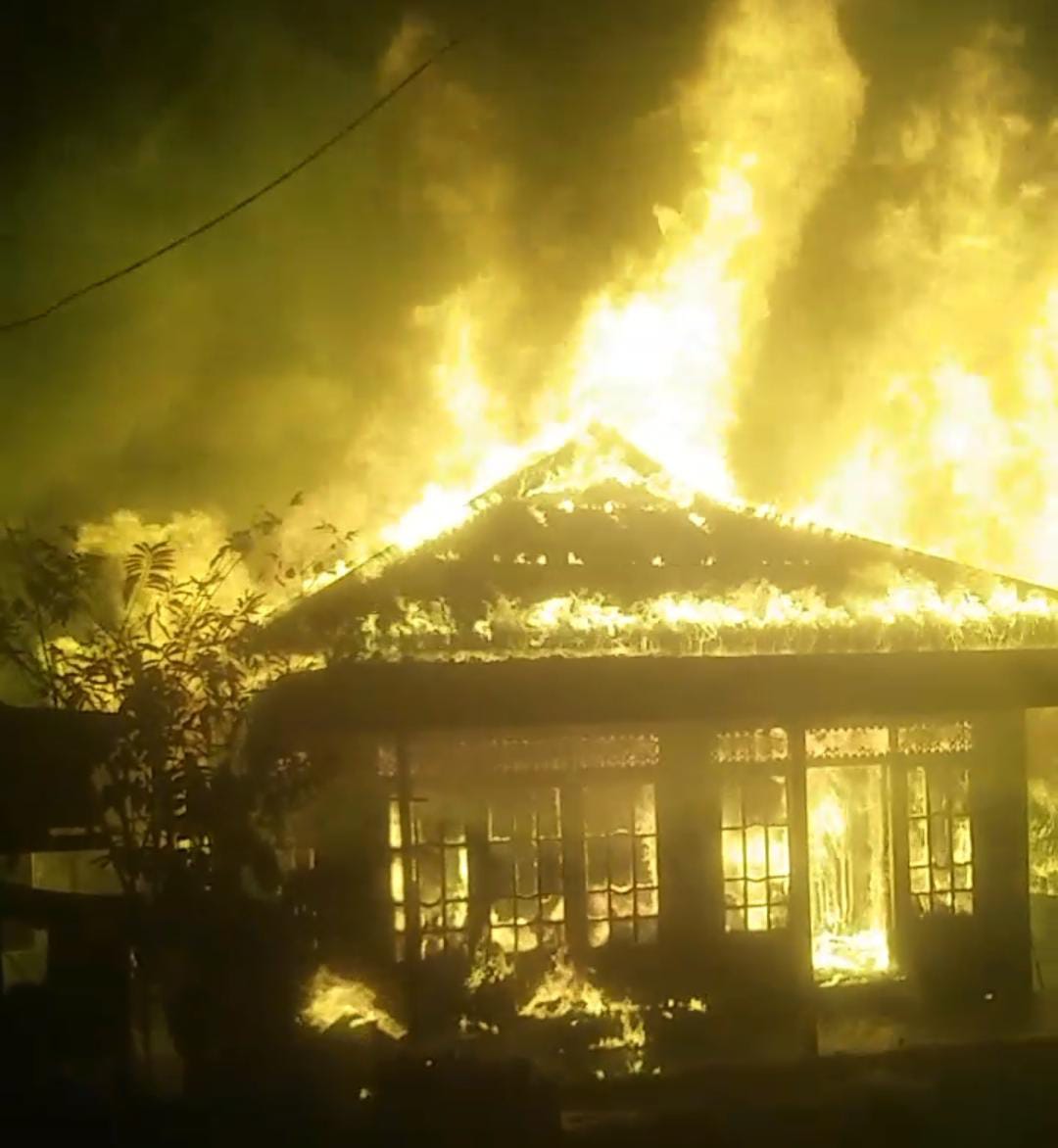 Kebakaran Hanguskan Lima Unit Rumah Di Desa Sungai Aning, Kerugian Ditaksir Ratusan Juta