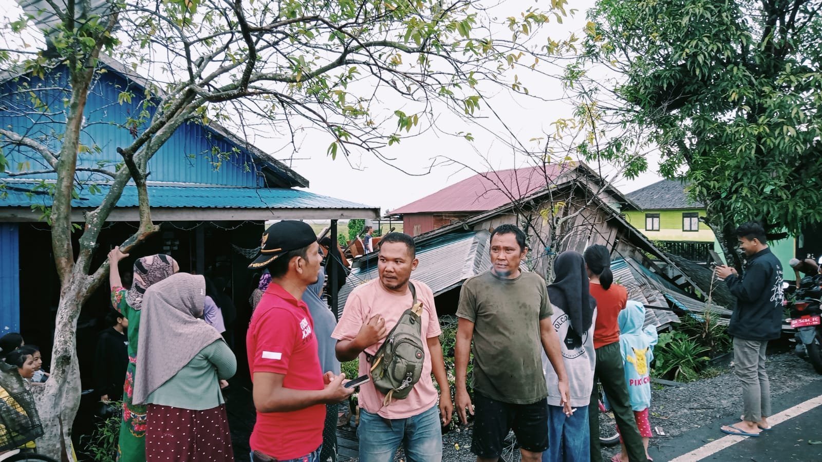 Akibat Angin Kencang, Rumah Warga di Pinang Habang HSU Rusak