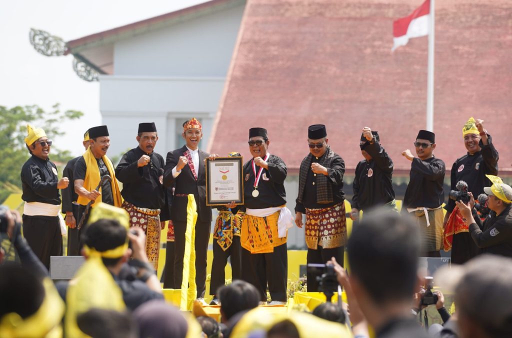 Paman Birin Bangga Pemecahan Rekor MURI 10 Ribu Pesilat