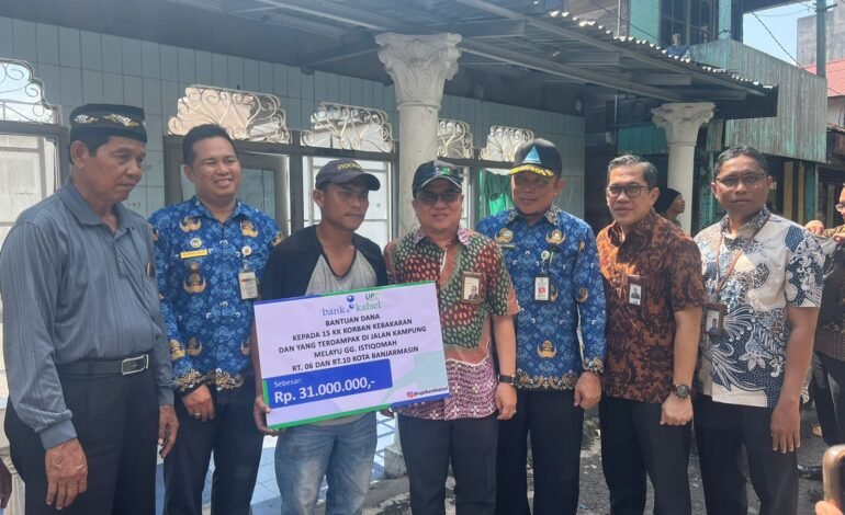 UPZ Bank Kalsel Salurkan Bantuan Kebakaran