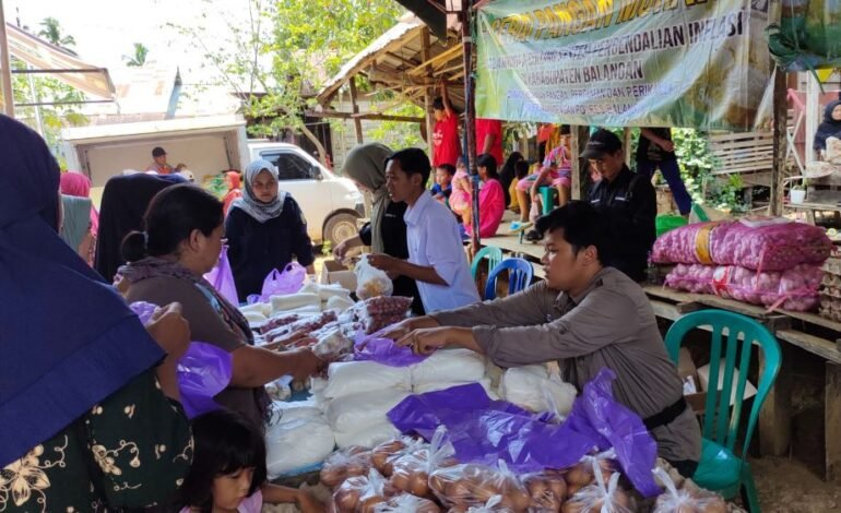 Warga Menyerbu Pasar Murah di Desa Mauya Balangan