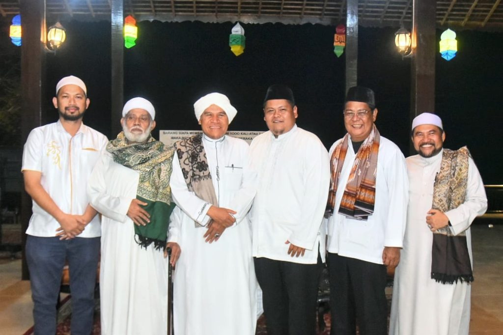 ASN dan Masyarakat Antusias Ikut Tausyiah di Bumi Shalawat Alam Roh