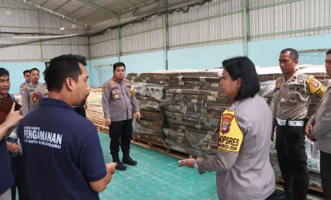 Kapolres Banjarbaru Cek Logistik Pemilu ke Gudang Logistik KPU