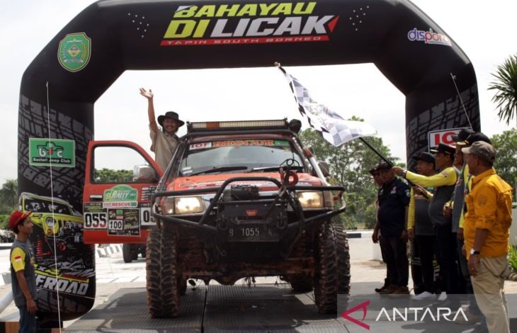 RATUSAN Offroader Jajal Alam Ruhui Rahayu