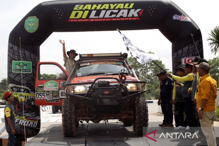 RATUSAN Offroader Jajal Alam Ruhui Rahayu