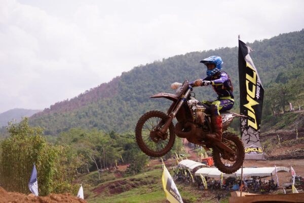 Rider asal Bulgaria Pertahankan Gelar Juara Uncle Hard Enduro 2023