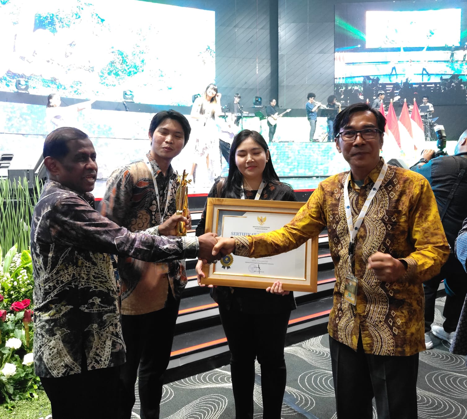 Provinsi Kalsel Terima Naker Award 2023