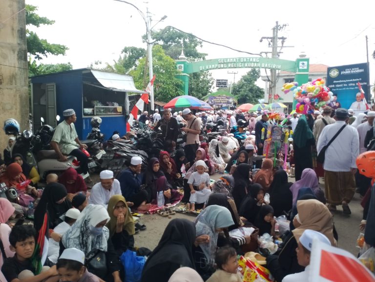 Ribuan Jemaah Hadiri Haul ke-77 Habib Basirih